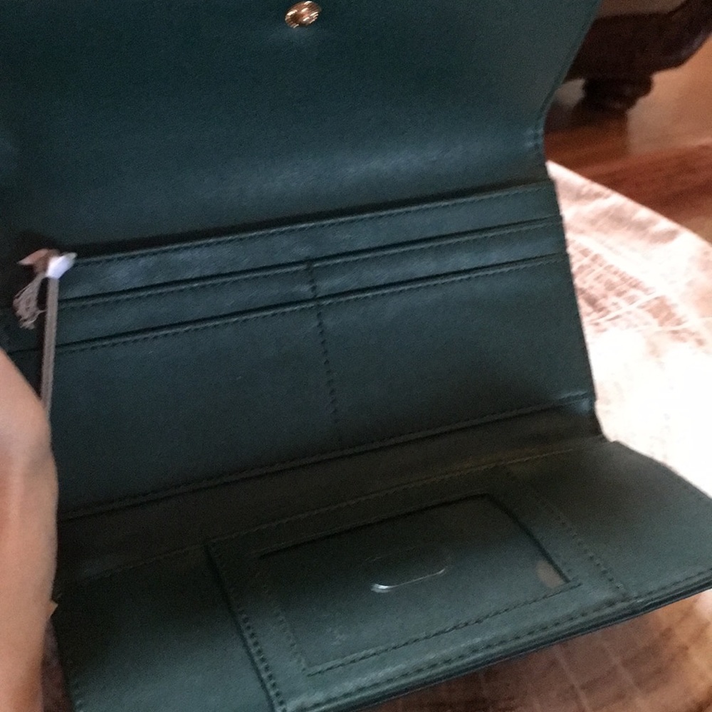 NWT Long Fold-over Wallet W/ Kisslock Compartment - Picture 3 of 5